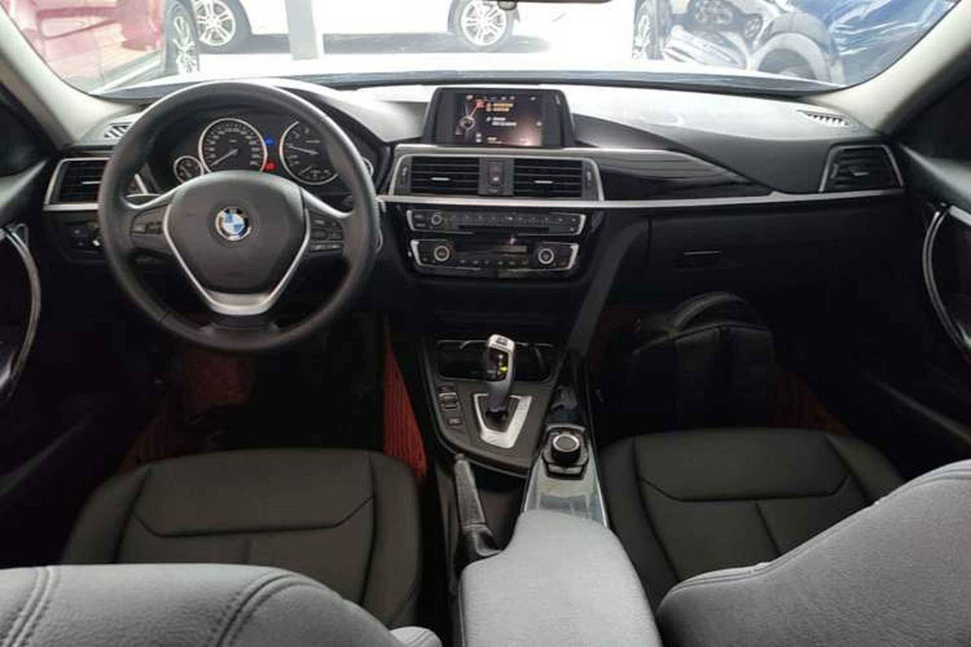 Used BMW 3 Series 2017 318Li Fashion Model Center Console