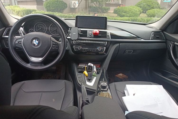Used BMW 3 Series 2017 320Li Fashion Model Center Console