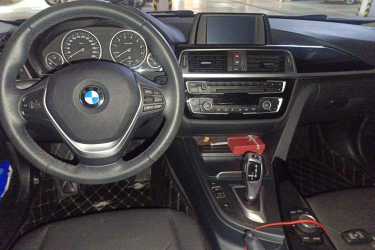 Used BMW 3 Series 2017 320Li Fashion Model Center Console