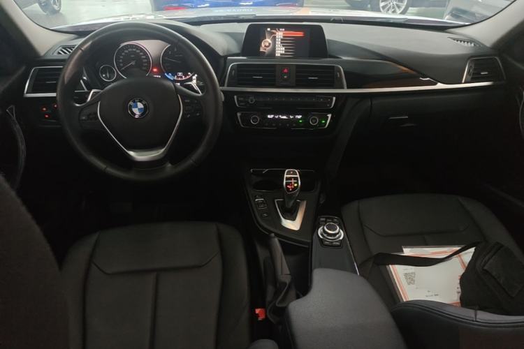 Used BMW 3 Series 2017 320Li M Sport Edition Center Console