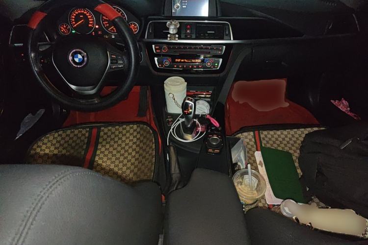Used BMW 3 Series 2017 318i Fashion Model Center Console