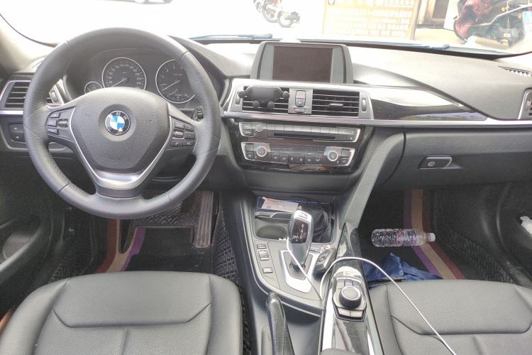 Used BMW 3 Series 2017 320Li Fashion Model Center Console
