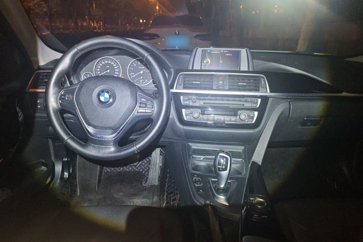 Used BMW 3 Series 2017 318Li Fashion Model Center Console