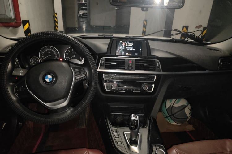 Used BMW 3 Series 2017 320Li Fashion Model Center Console