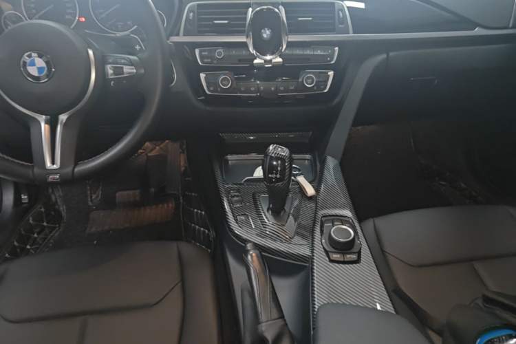 Used BMW 3 Series 2017 320Li Fashion Model Center Console