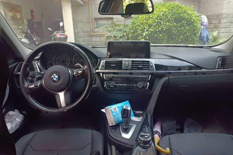 Used BMW 3 Series 2017 320Li Fashion Model Center Console