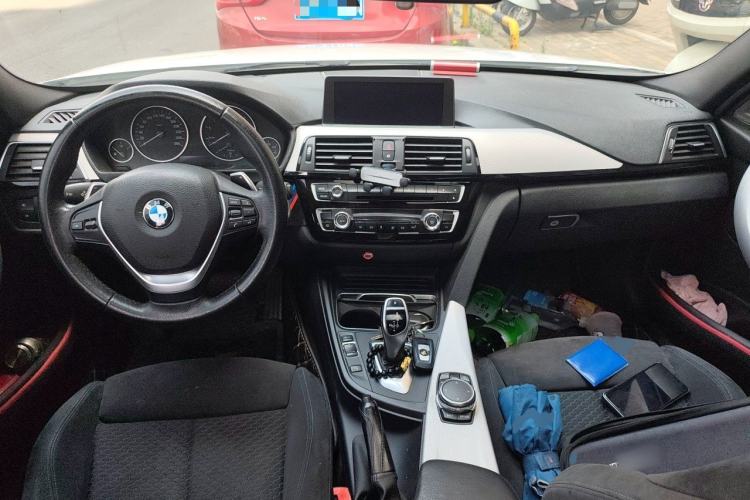Used BMW 3 Series 2017 320i M Sport Center Console