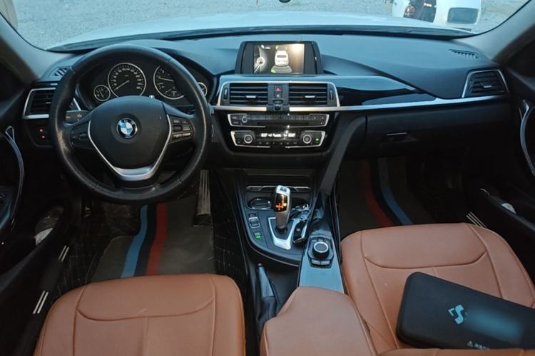 Used BMW 3 Series 2017 320Li Fashion Model Center Console