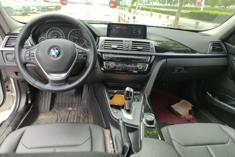 Used BMW 3 Series 2017 320Li Fashion Model Center Console