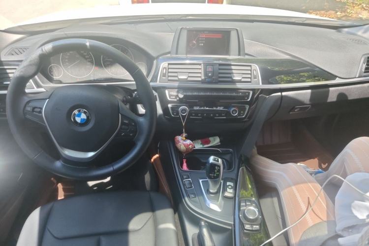 Used BMW 3 Series 2017 320Li Fashion Model Center Console