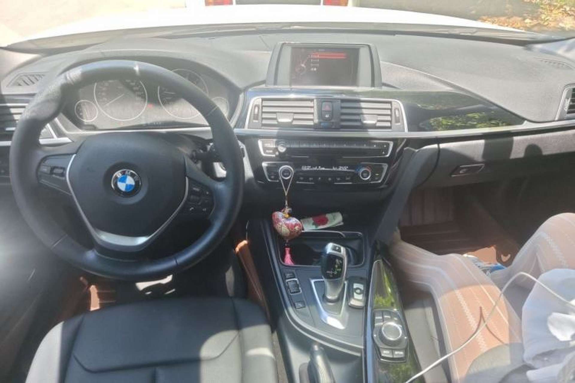 Used BMW 3 Series 2017 320Li Fashion Model Center Console