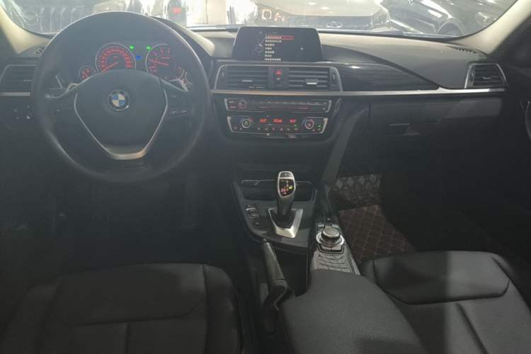 Used BMW 3 Series 2017 320Li M Sport Edition Center Console