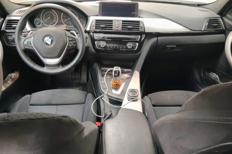 Used BMW 3 Series 2017 320i M Sport Center Console