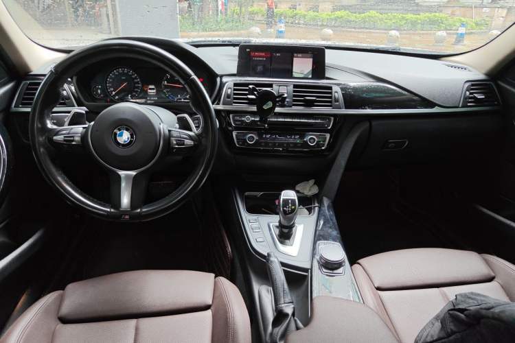 Used BMW 3 Series 2017 320Li M Sport Edition Center Console
