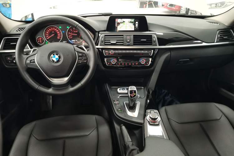 Used BMW 3 Series 2017 320Li M Sport Edition Center Console