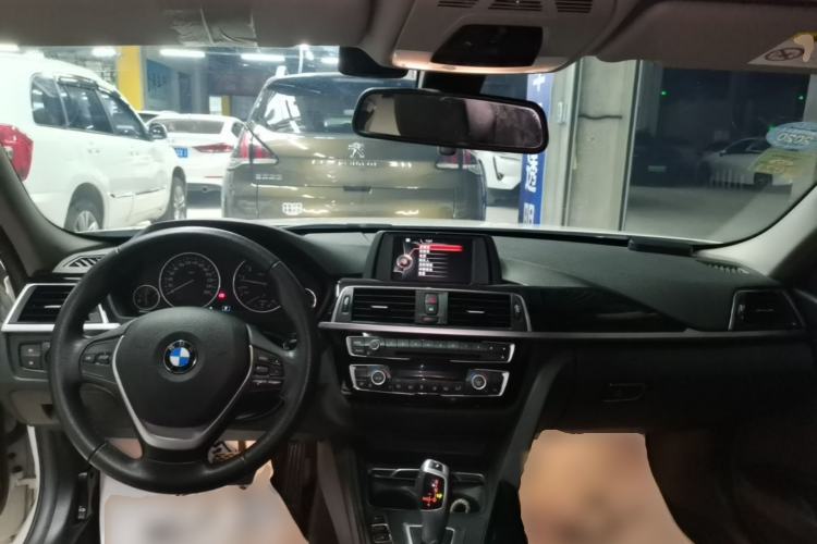 Used BMW 3 Series 2017 320Li Fashion Model Center Console