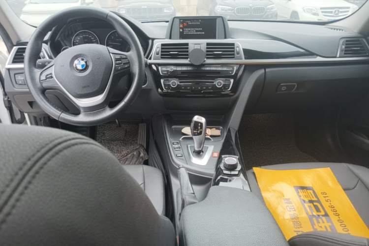Used BMW 3 Series 2017 320Li Fashion Model Center Console