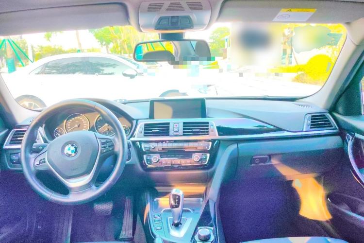 Used BMW 3 Series 2017 320Li Fashion Model Center Console