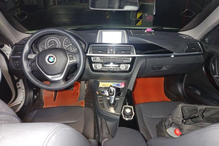 Used BMW 3 Series 2017 320Li Fashion Model Center Console
