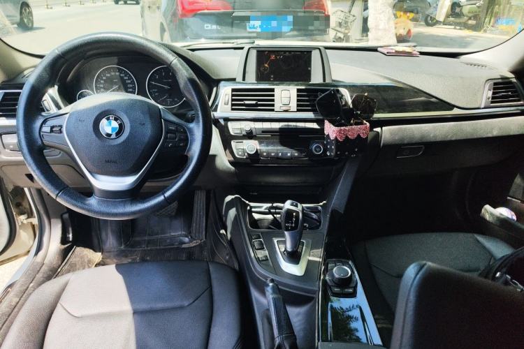 Used BMW 3 Series 2017 318Li Fashion Model Center Console