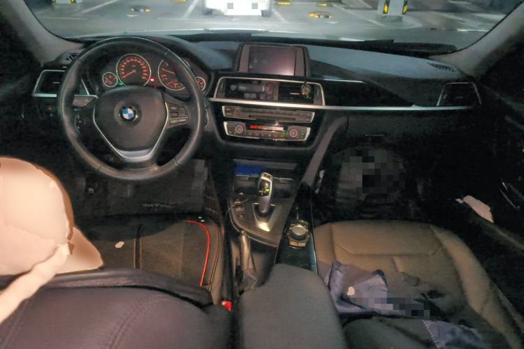 Used BMW 3 Series 2017 320Li Fashion Model Center Console