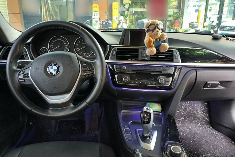 Used BMW 3 Series 2017 318Li Fashion Model Center Console