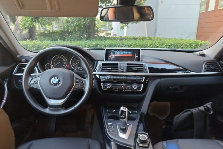 Used BMW 3 Series 2017 318Li Fashion Model Center Console