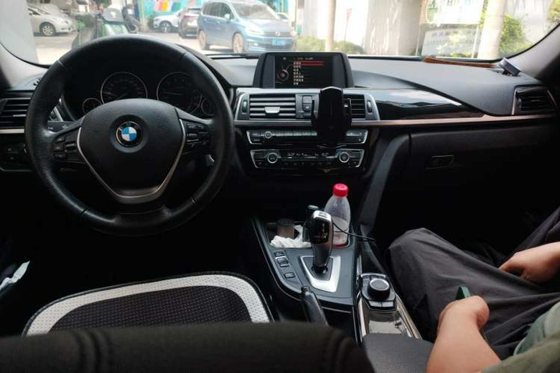 Used BMW 3 Series 2017 320Li Fashion Model Center Console