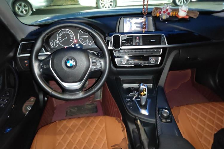 Used BMW 3 Series 2017 320Li Fashion Model Center Console