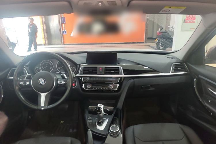 Used BMW 3 Series 2017 320Li Fashion Model Center Console