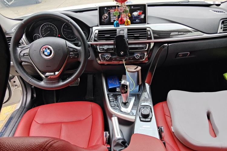 Used BMW 3 Series 2017 318Li Fashion Model Center Console