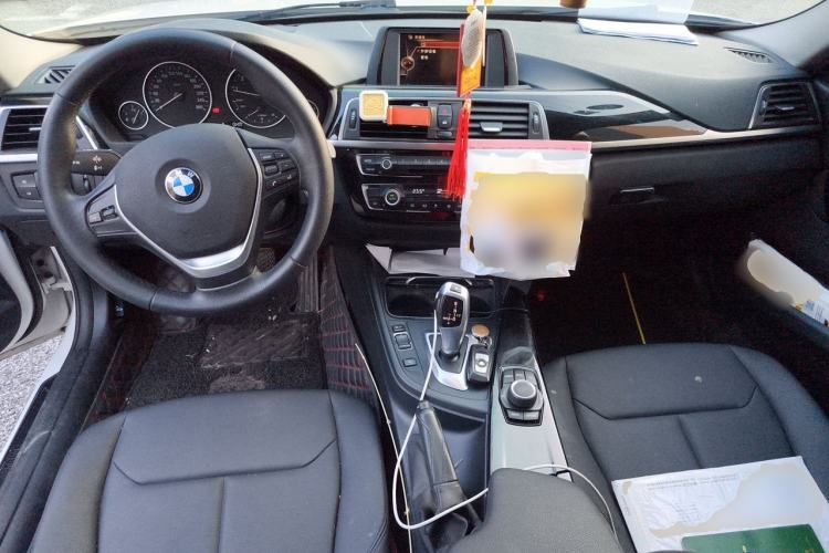 Used BMW 3 Series 2017 320Li Fashion Model Center Console