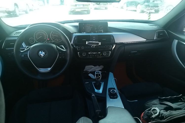 Used BMW 3 Series 2017 320i M Sport Center Console