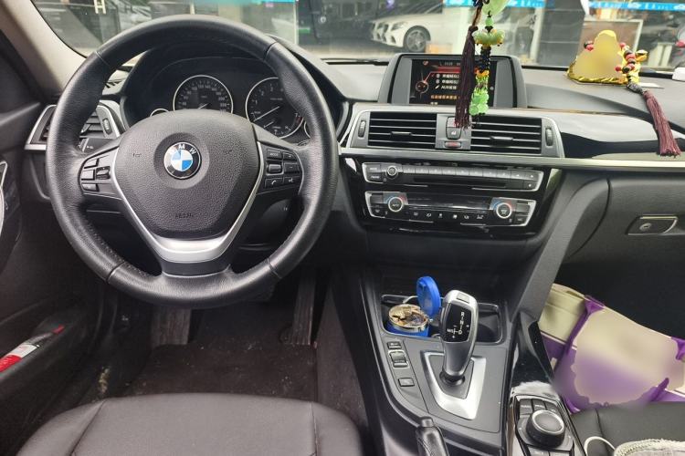 Used BMW 3 Series 2017 320Li Fashion Model Center Console