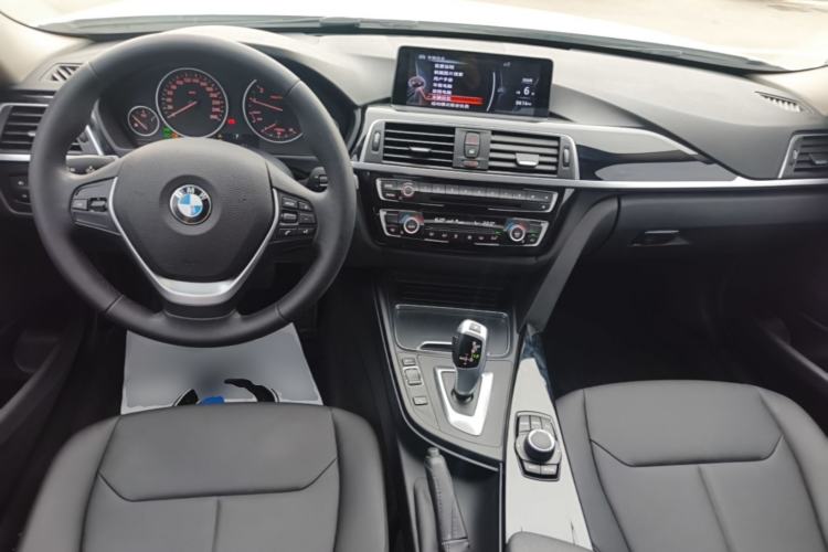 Used BMW 3 Series 2017 320Li Fashion Model Center Console