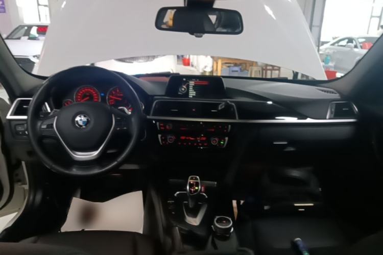 Used BMW 3 Series 2017 320Li M Sport Edition Center Console