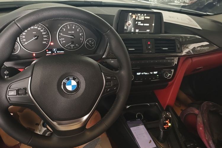 Used BMW 3 Series 2017 320Li Fashion Model Center Console