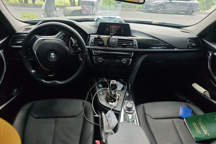 Used BMW 3 Series 2017 320Li M Sport Edition Center Console