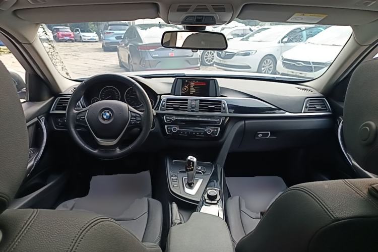 Used BMW 3 Series 2017 320Li Fashion Model Center Console
