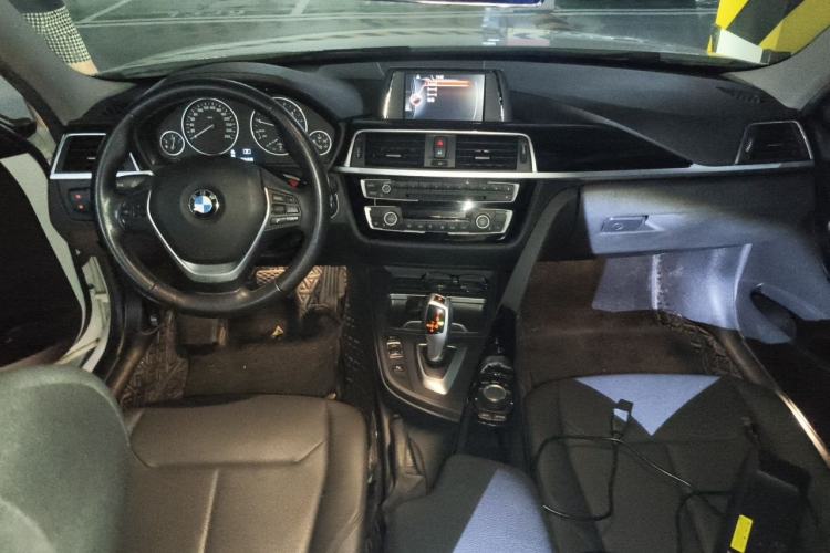 Used BMW 3 Series 2017 320Li Fashion Model Center Console