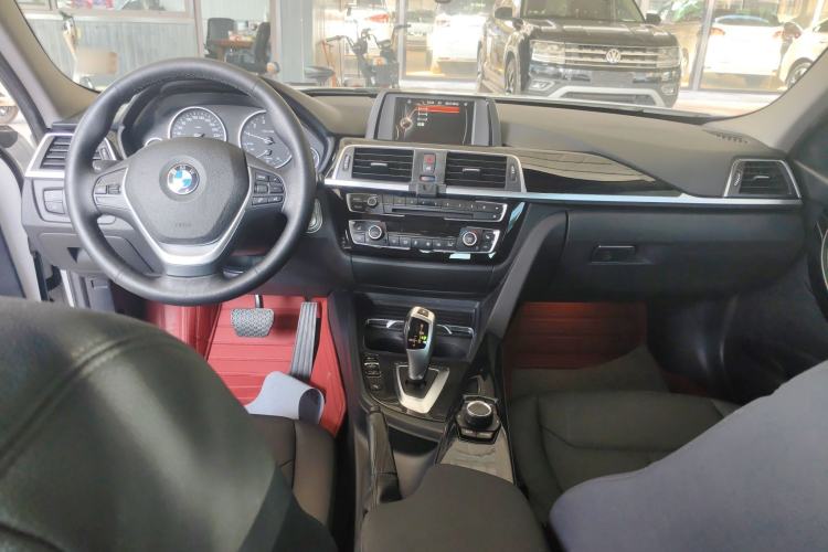 Used BMW 3 Series 2017 320Li xDrive Fashion Model Center Console