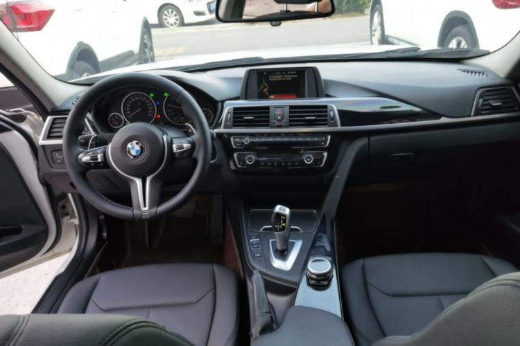 Used BMW 3 Series 2017 320Li Fashion Model Center Console