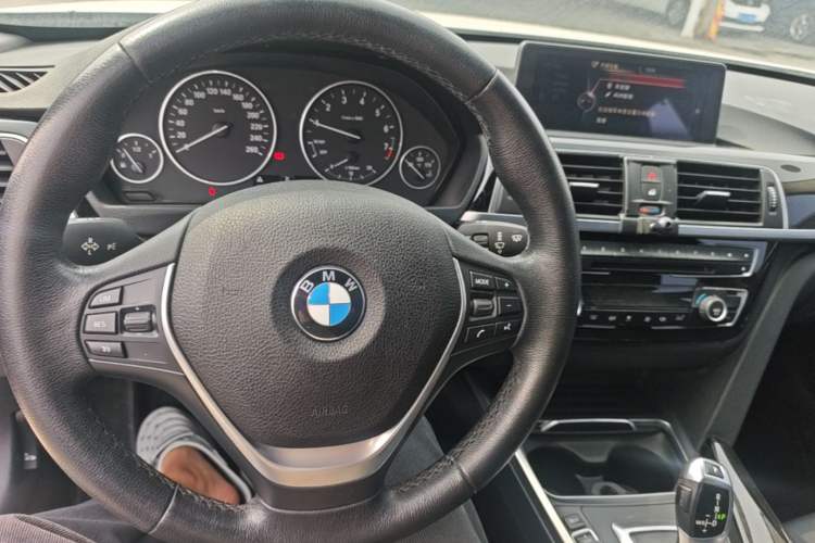 Used BMW 3 Series 2017 320Li Fashion Model Center Console
