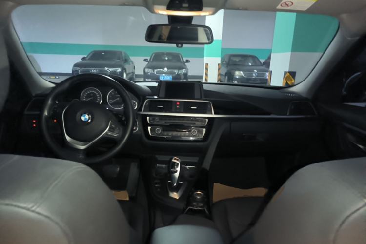 Used BMW 3 Series 2017 320Li Fashion Model Center Console