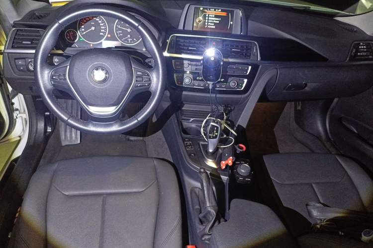 Used BMW 3 Series 2017 318Li Fashion Model Center Console