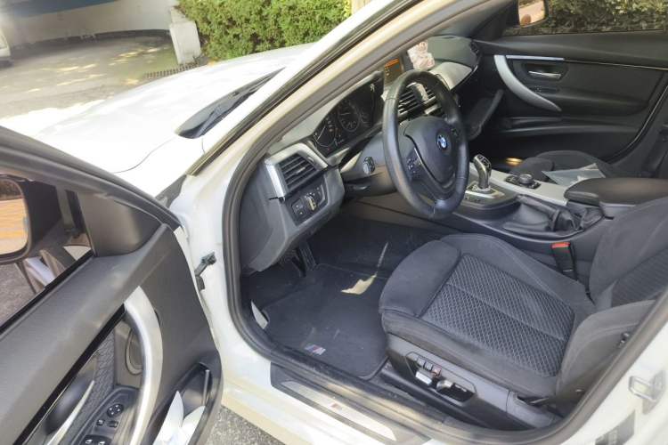 Used BMW 3 Series 2017 320i M Sport Driver Seat
