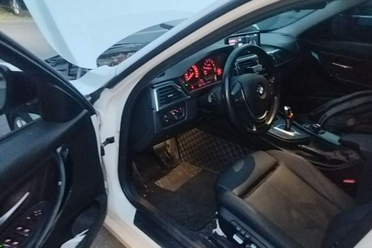 Used BMW 3 Series 2017 318i Fashion Model Driver Seat