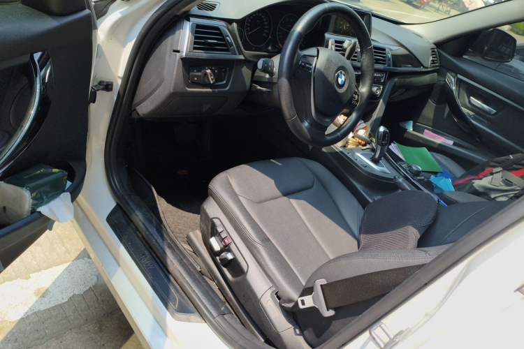 Used BMW 3 Series 2017 318i Fashion Model Driver Seat