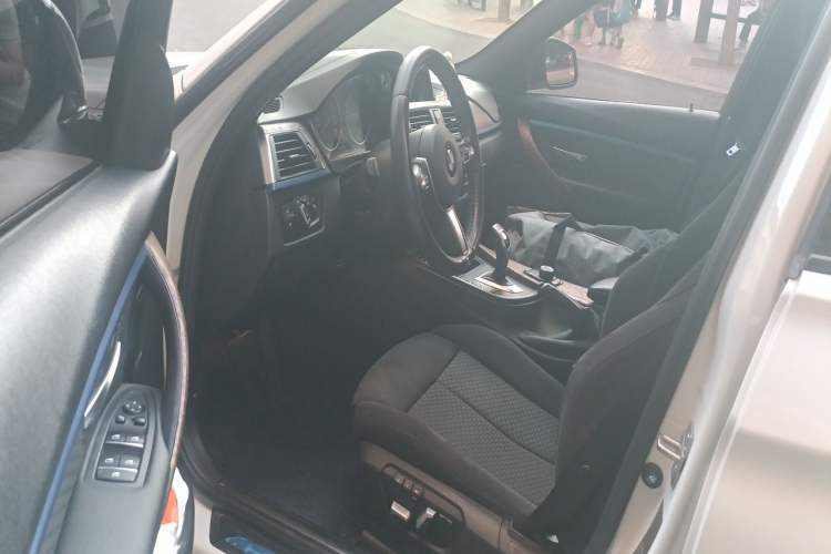 Used BMW 3 Series 2017 320i M Sport Driver Seat