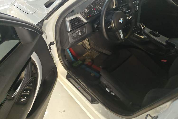 Used BMW 3 Series 2017 320i M Sport Driver Seat